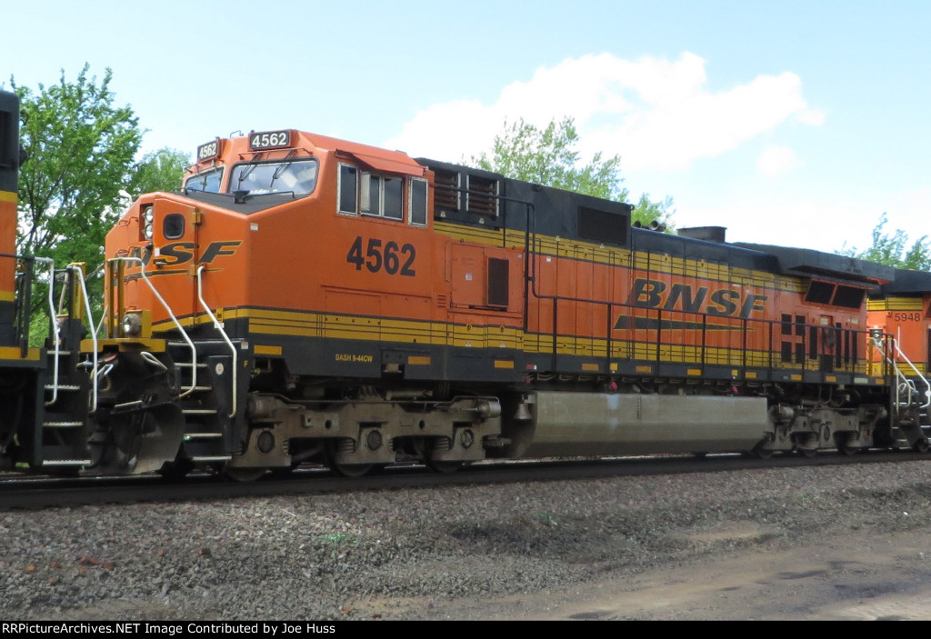 BNSF&4562